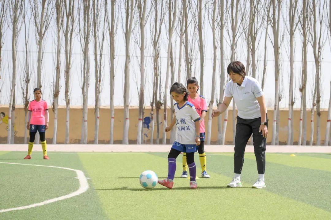 群女孩决定去“追风”m6米乐成为大人前一(图12)